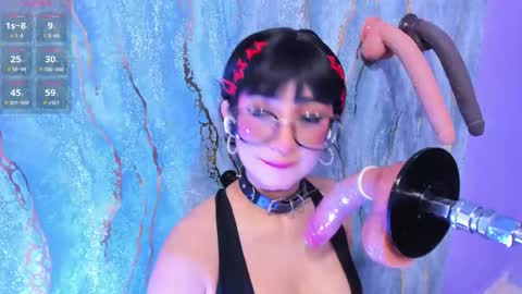 linda_sofi__ online show from February 5, 8:45 pm