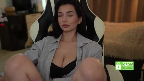 Call me Linda online show from January 7, 8:30 am