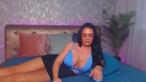 Snapshot of lindacarter9 chatting on September 12, 5:20 am Linda online show from September 12, 5:20 am