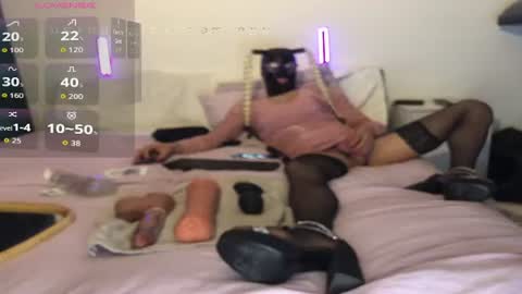 lindafrombehind online show from April 25, 6:27 pm