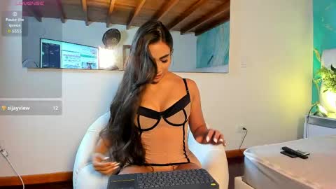 Lindsay Palmer online show from May 14, 2:59 pm