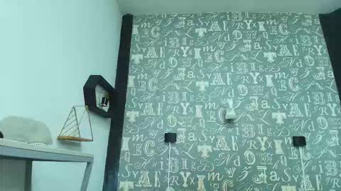  Lindsey  online show from December 22, 12:45 pm