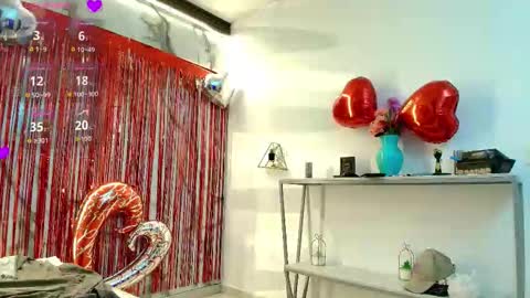  Lindsey  online show from February 15, 11:42 am