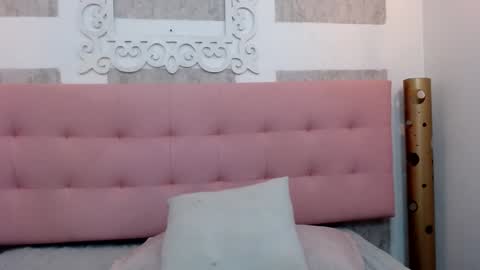 Snapshot of lindsey8 chatting on December 15, 10:39 am Lindsey online show from December 15, 10:39 am