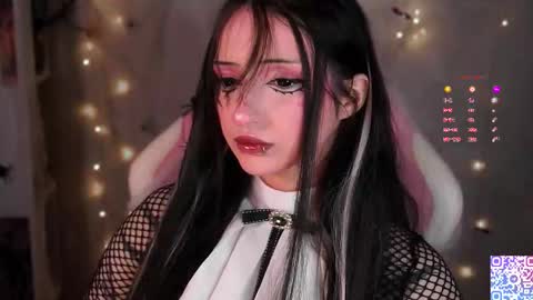 Lina online show from October 24, 9:15 pm