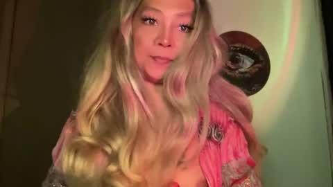 linkingqueens69 online show from June 29, 10:15 am