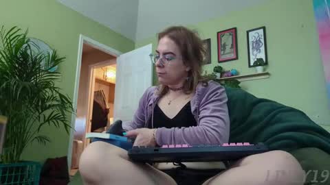 Linzy19 online show from January 14, 2:36 pm