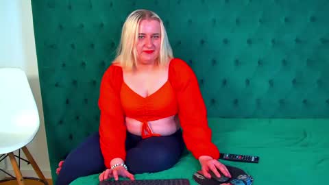 LioraArdyn online show from May 3, 5:19 pm