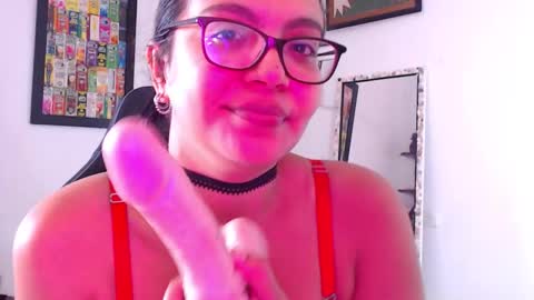 Snapshot of lisa__flower chatting on October 25, 1:44 pm Lisa3 online show from October 25, 1:44 pm