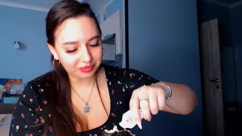 lisa_lady_golden online show from October 18, 9:35 am