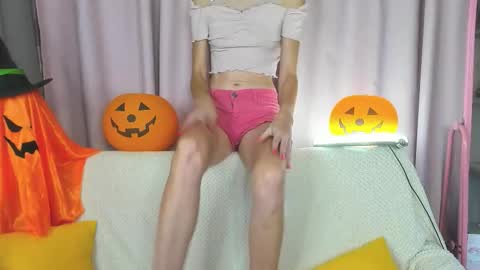 Lisa online show from October 31, 12:33 am