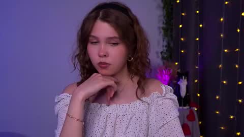  Lisa  online show from November 9, 9:17 pm