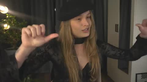 Elisabeth or Lisa online show from September 29, 8:19 pm