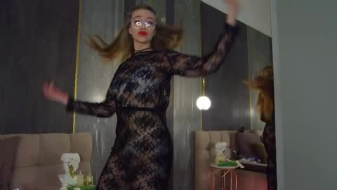 Lisa online show from February 3, 6:40 am