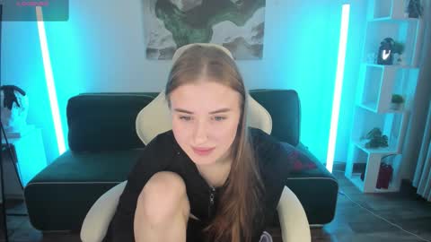 Lisa online show from February 14, 3:42 am