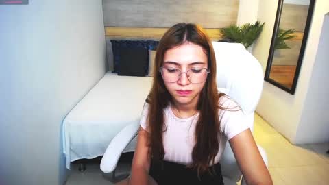 Liseth Fox online show from February 26, 11:30 pm