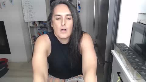 Lisette LaRoche online show from December 2, 5:04 am