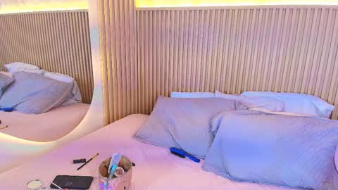 Liss online show from March 11, 1:47 pm