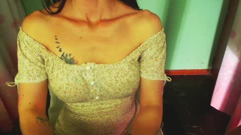 Snapshot of lisstaylor chatting on February 1, 1:34 am Liss online show from February 1, 1:34 am
