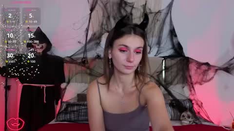 lit1le_mia online show from October 28, 11:39 pm