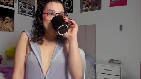 little__ammy online show from April 8, 8:23 pm