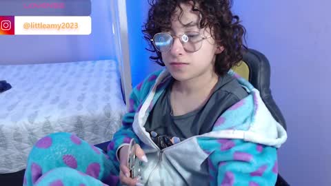  AMY  online show from January 22, 9:02 am