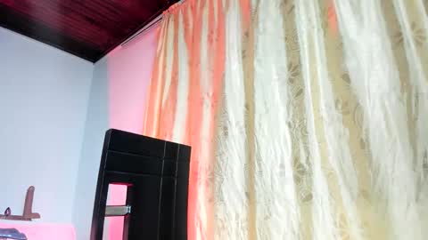 Aliciaparaisss online show from April 8, 3:09 am