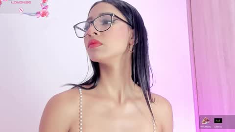    online show from November 25, 11:20 am