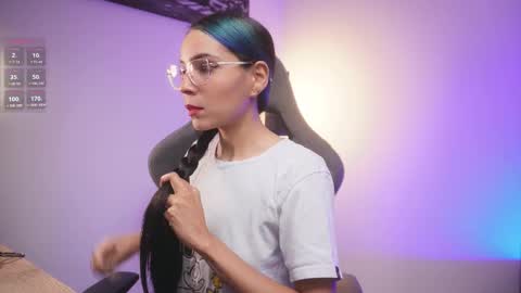 Help me reach 100 likes online show from February 18, 7:35 pm