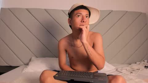 little_kris1 online show from October 23, 1:01 pm