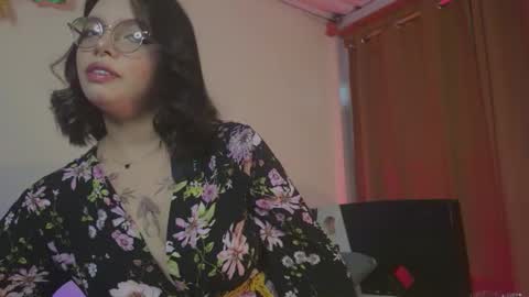 Maeve  online show from December 19, 9:54 pm