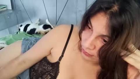 Maya online show from February 8, 6:43 am
