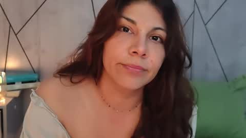 Maya online show from January 19, 1:53 am