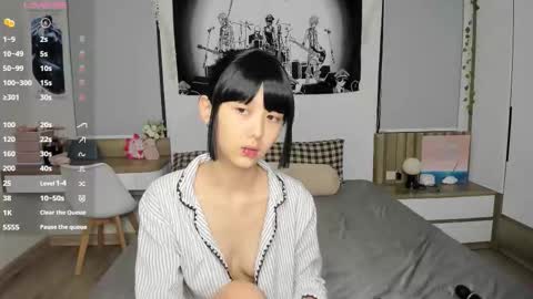 Yena and Gabby online show from March 6, 3:22 pm