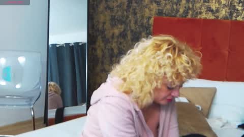 LittleCurlyGirll online show from March 2, 7:20 pm