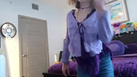 littledeathtrap online show from April 15, 7:58 pm