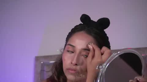 littlee_emma_ online show from April 17, 11:29 pm