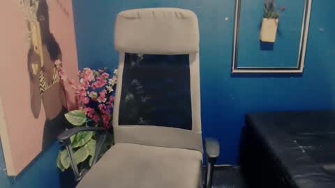 littleindianmilf online show from September 25, 9:38 am