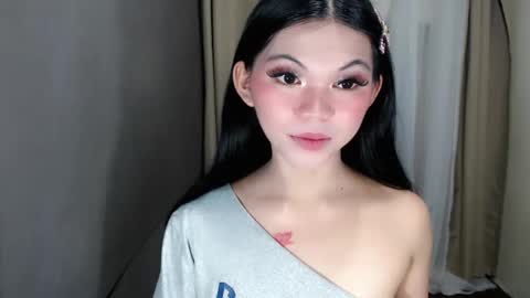 littlelace_ online show from May 16, 2:08 am