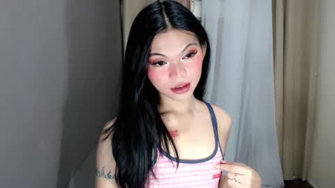 littlelace_ online show from March 18, 9:53 pm