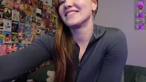 LillleLinn online show from December 17, 6:03 pm