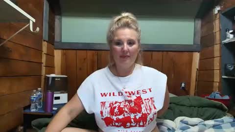 lisanixs online show from February 15, 4:48 am