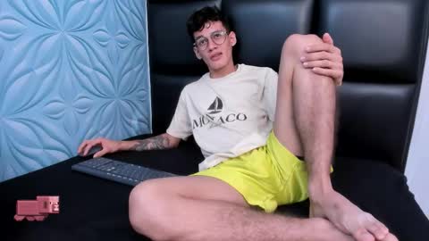 MAX online show from October 8, 1:06 pm