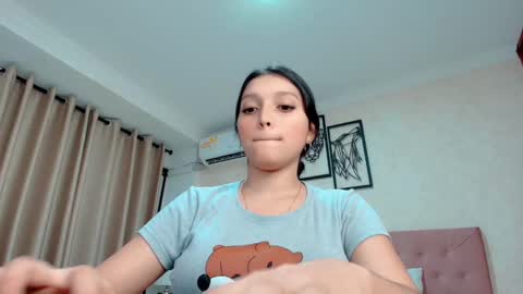 Sarahs Room online show from March 3, 9:05 pm