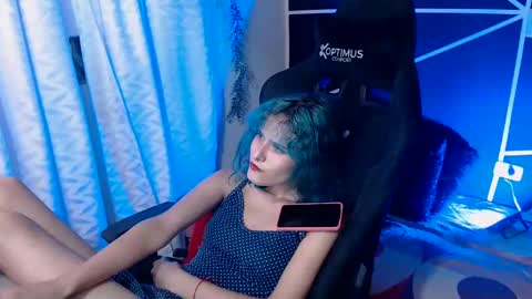 LAUREN online show from October 2, 3:49 am