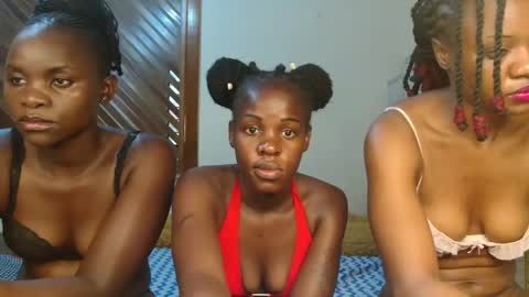 Snapshot of littlepretty_barbie chatting on March 10, 3:20 pm Barbie online show from March 10, 3:20 pm