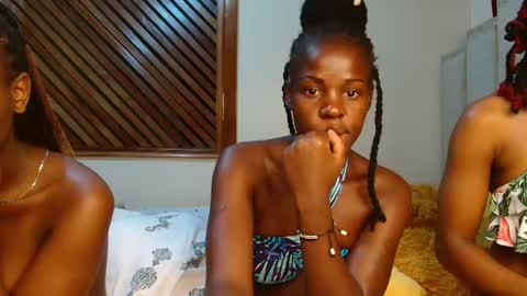 Snapshot of littlepretty_barbie chatting on February 26, 7:21 pm Barbie online show from February 26, 7:21 pm