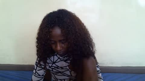 littlesandie online show from November 8, 8:39 am