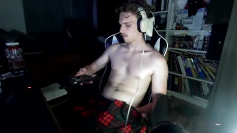 littleswitchb online show from July 14, 5:12 am