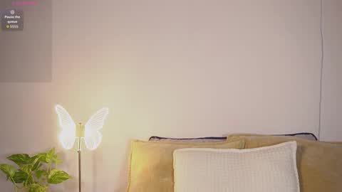 littletammy_ online show from March 25, 4:58 pm